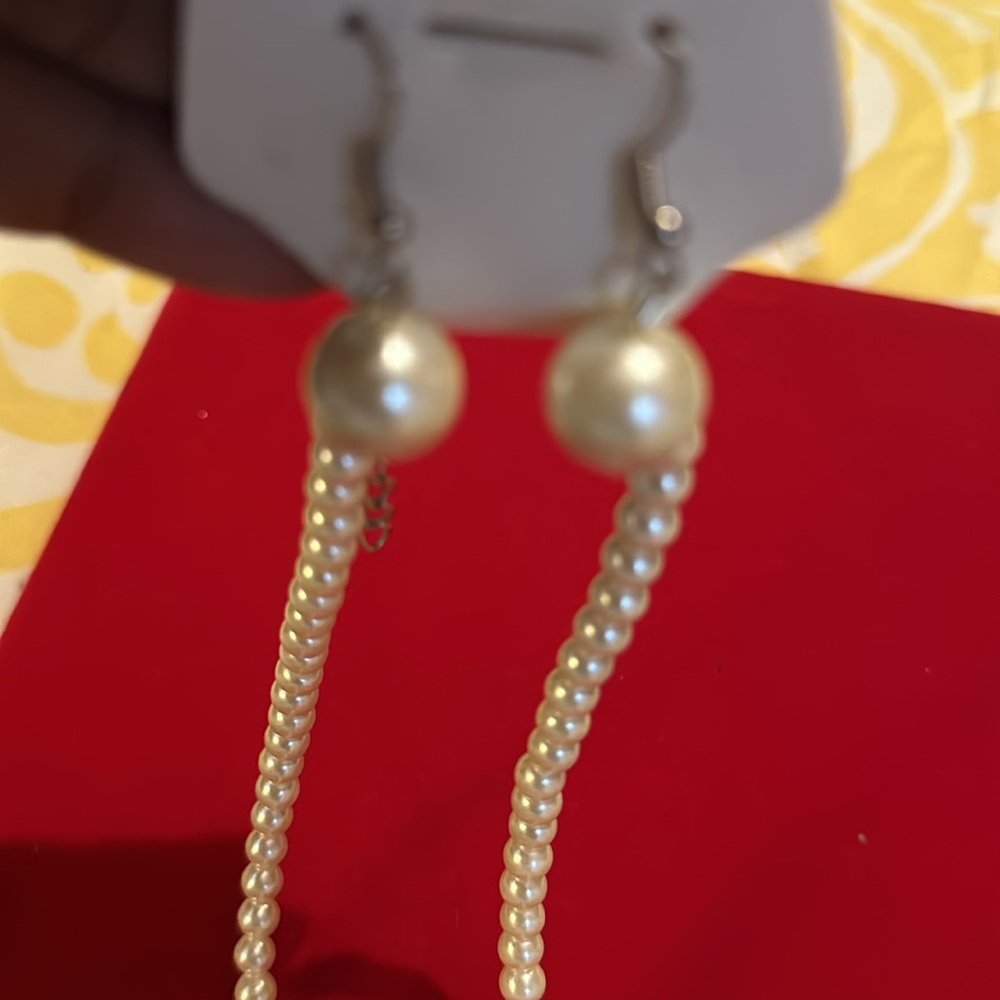 Pearl Necklace Set - Picture 4 of 6